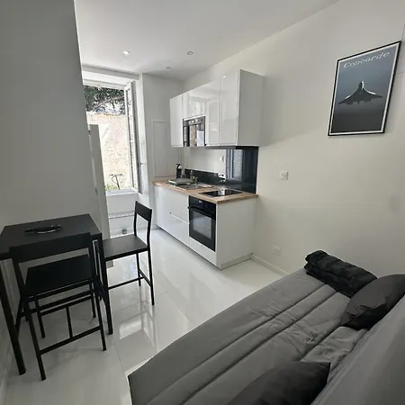 La Cour Des Anglais, Centre Ville, Lr106 拉罗歇尔